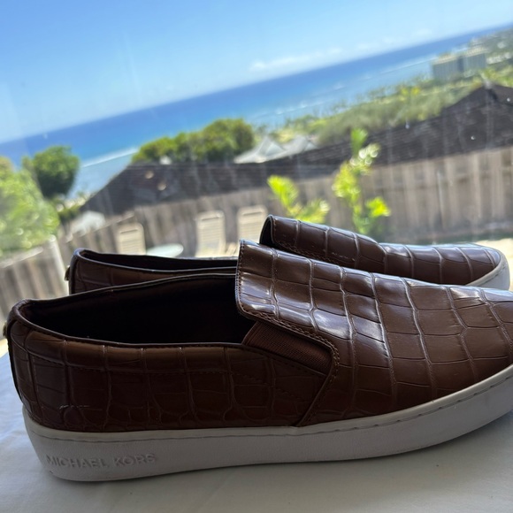 Michael Kors men/women’s(unisex) brown shoes,Barely worn,size 10,rubber outsole - Picture 2 of 14
